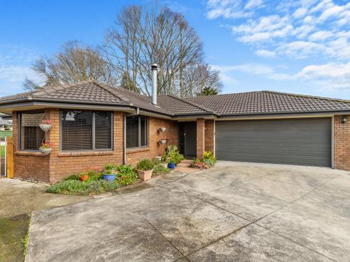 51 Thomas Road, Huntington