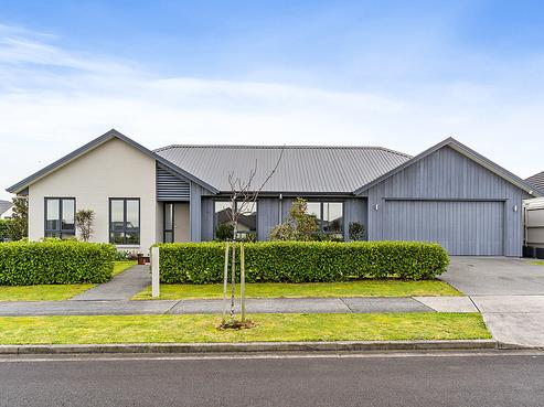 2 Andalusian Way, Karaka