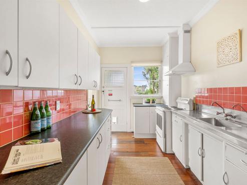 22 Northgate, Strandon