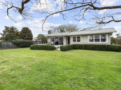 8 Swift Place, Leamington