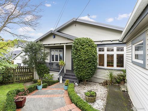 17 Raine Street, Karori