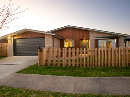 48 Pengover Avenue, Leamington