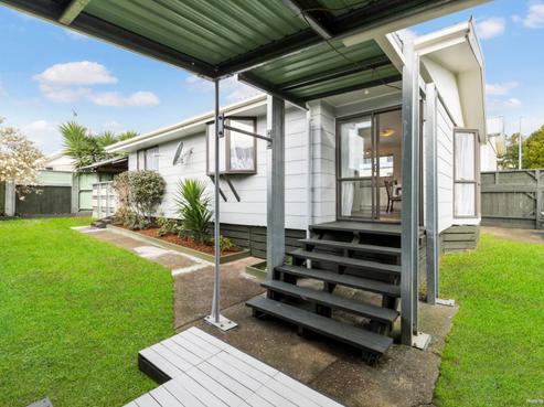 2/51 Redcrest Avenue, Red Hill