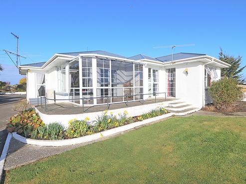 101 Dome Street, Newfield