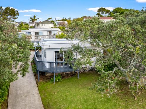 53 Elliston Crescent, Stanmore Bay