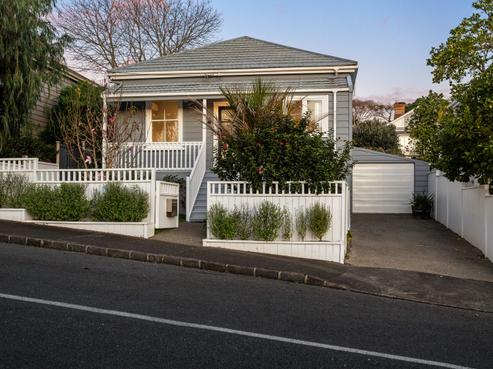 4 Larchwood Avenue, Westmere