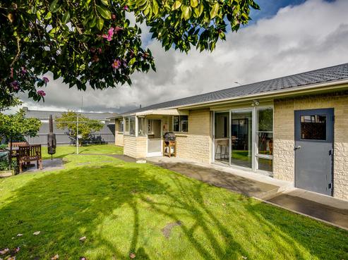 2A Wycliffe Street, Onekawa