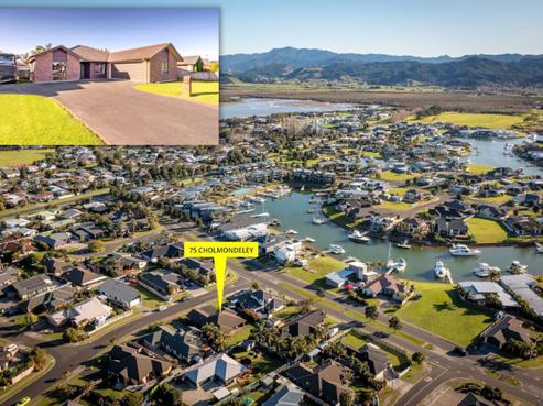 75 Cholmondeley Crescent, Whitianga