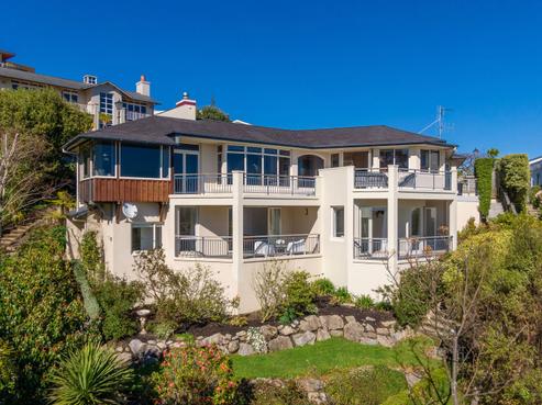 65 The Cliffs, Britannia Heights