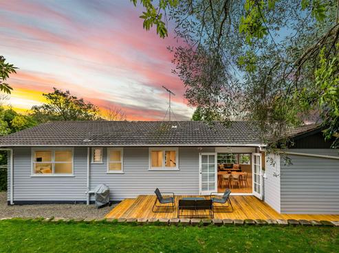 27 Bellringer Road, Massey