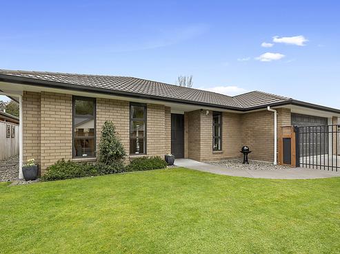 38 Magnolia Drive, Westown