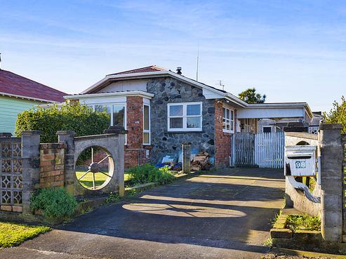 98 Victoria Street, Hawera