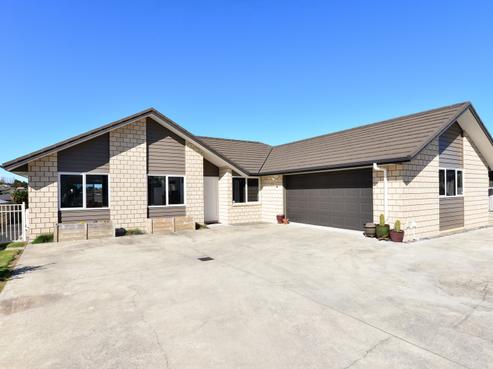 81 Farnborough Drive, Grandview Heights