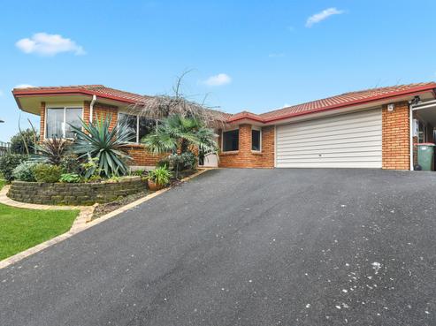8 Sunny Dale, Western Heights