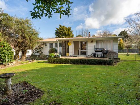 4 Willowbrook, Eltham