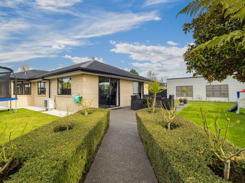 409 Breezes Road, Aranui