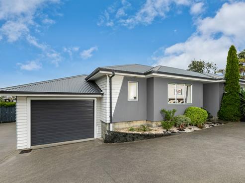 48 Makora Road, Massey