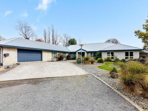 114F Willow Park Drive, Opaki