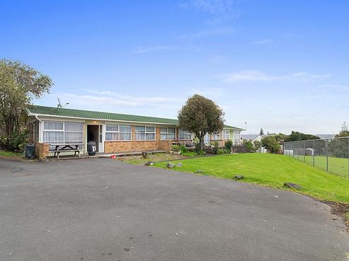 84A Royal View Road, Te Atatu South
