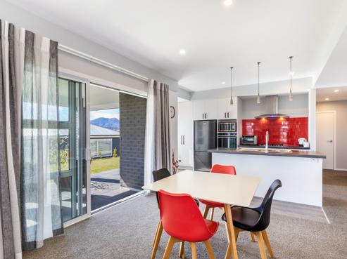 27 Harakeke Drive, Wharewaka