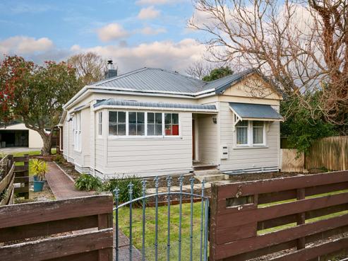 8 Steele Road, Tamarau