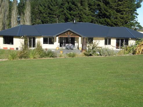 165 Homestead Road, Weston