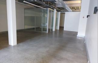 Tidy ground floor office in Zone 23 development