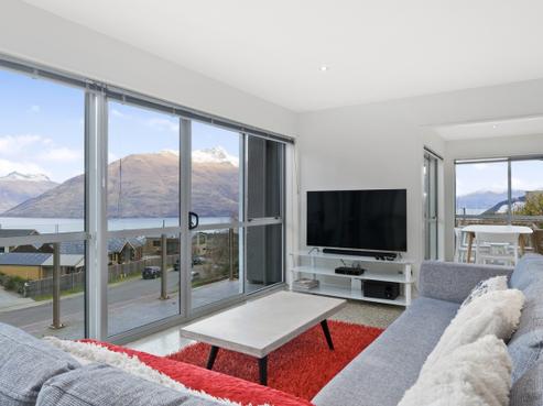 2A Vancouver Drive, Queenstown Central