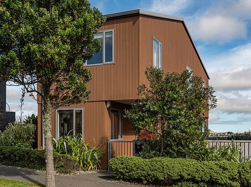55 Woodridge Drive, Woodridge