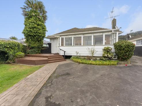 17 Hinau Grove, Wainuiomata