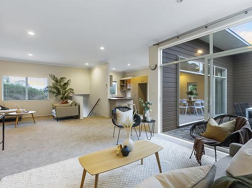 98 Brian Crescent, Stanmore Bay