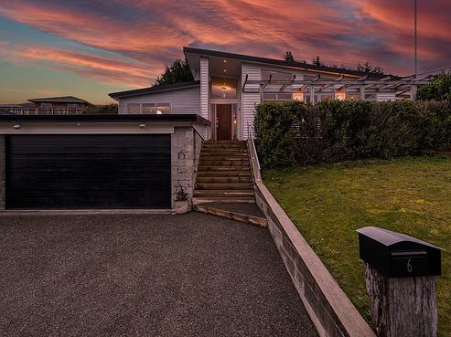 6 Frankie Stevens Place, Riverstone Terraces