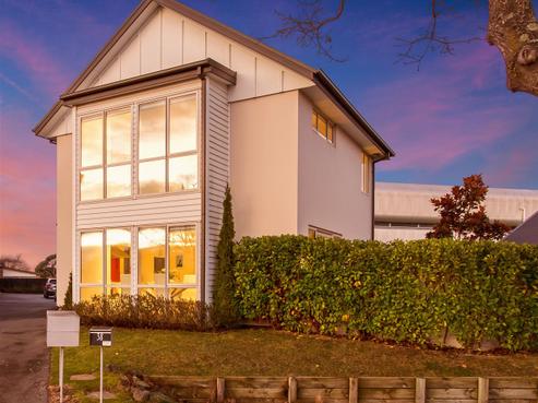 38 John Campbell Crescent, Middleton