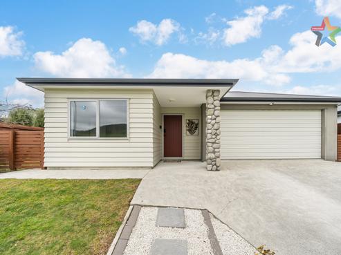 1395 High Street, Taita