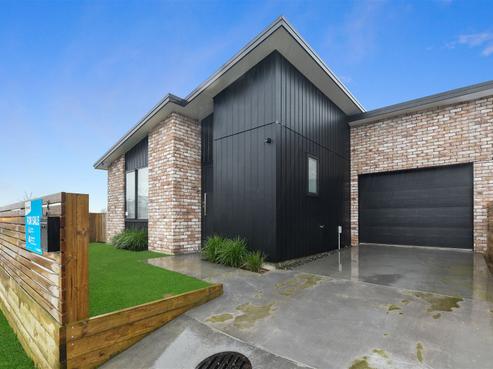 2/40 Maanihi Drive, Rototuna North
