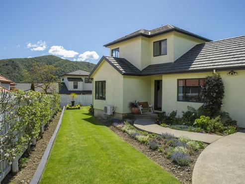 71A Moana View Road, Waikawa