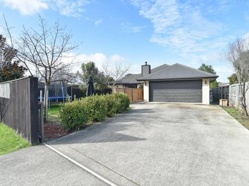 12 James Drive, Woodend