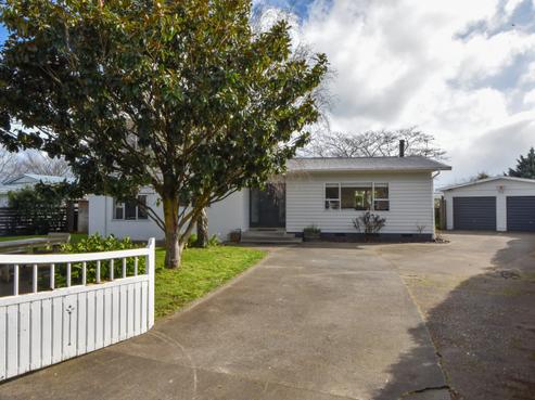 2 Fairbrother Street, Carterton