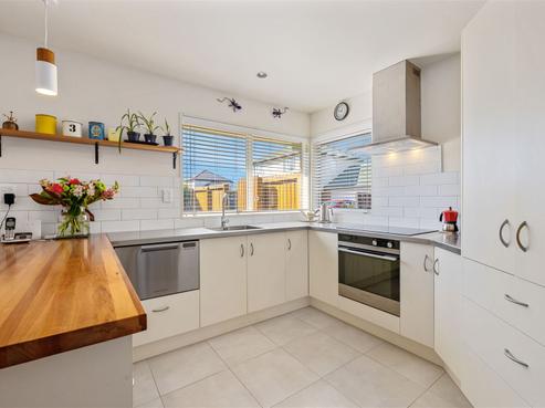 7 Rosefield Lane, Northcote