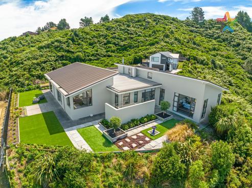 13 Winifred Way, Belmont
