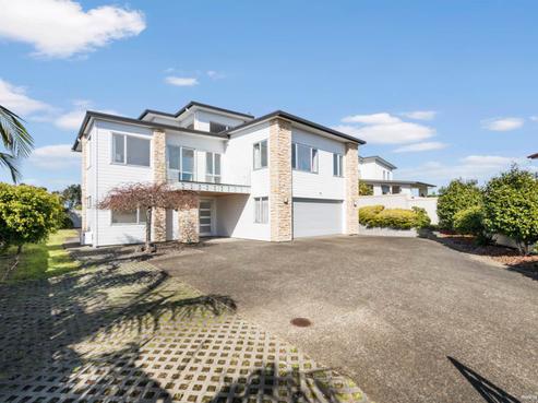 15 Onemana Way, Te Atatu Peninsula