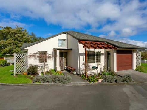 33 Lakeridge Close, Rangatira Park