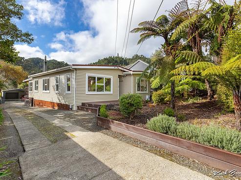 29 Jocelyn Crescent, Pinehaven