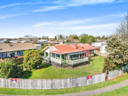 13 Karen Crescent, Dinsdale