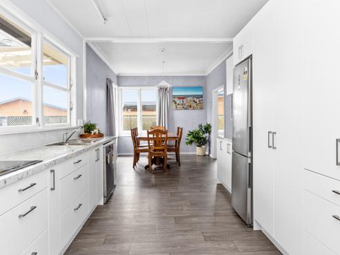 1004 Miro Street, Mahora