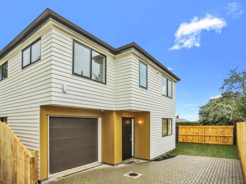27 Taipari Road, Te Atatu Peninsula