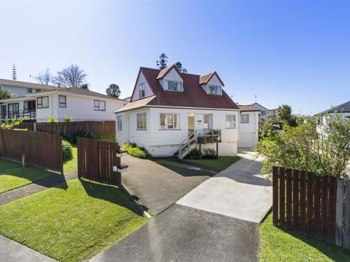 9 Athena Drive, Totara Vale