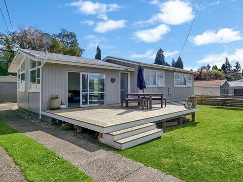 8 Nikau Street, Springfield