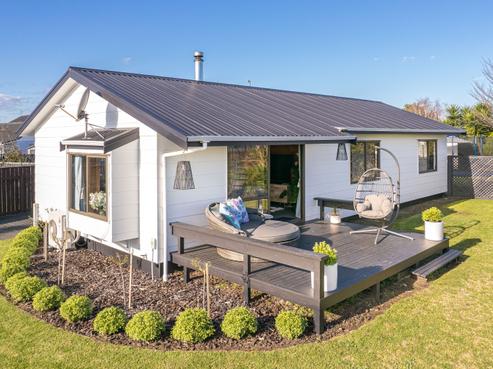 9 Sheffield Place, Springvale