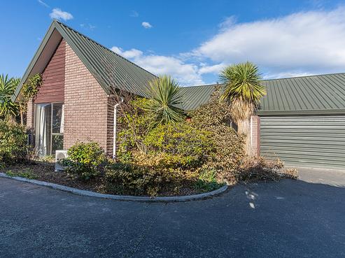 2/162 Main Road, Redcliffs